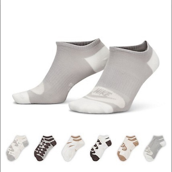 Nike Women's 6-Pair No-Show Training Socks Pack, Size Medium - NWT - Picture 5 of 8